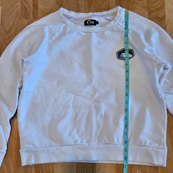 Zyia Active Sweater Size S Mountain Moon Embroidered Patch Crewneck Sweatshirt - Picture 4 of 13